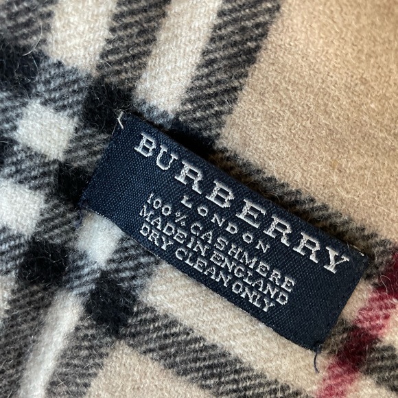 Burberry 100% Cashmere Classic Check Scarf with Fringe - Picture 3 of 3
